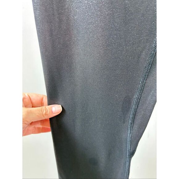 Lululemon Align High Rise in Black Shimmery Size 8 - Picture 5 of 10